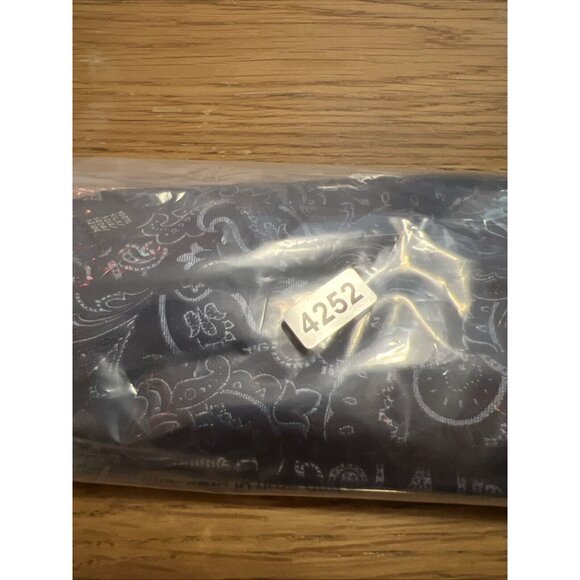 TOM JAMES Men's 100% Silk USA Tie Blue/Silver Paisley - Picture 8 of 9